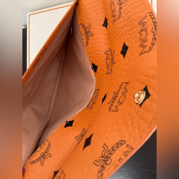 NIB MCM Beauty Clutch - Picture 5 of 5